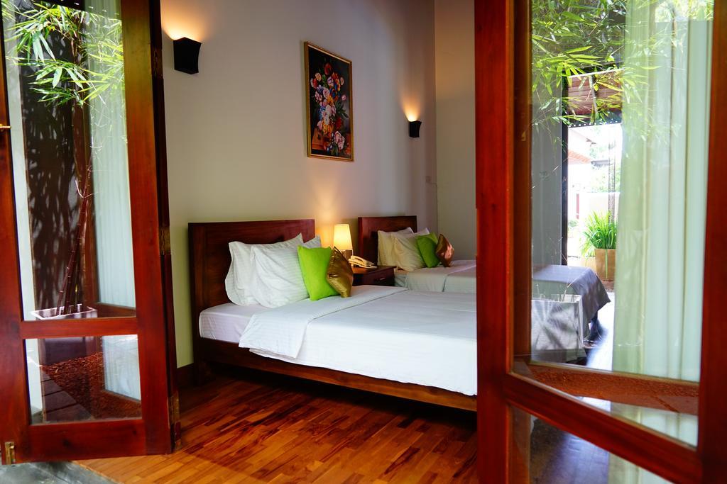 Lespri Grand Hotel Negombo Exterior photo